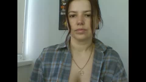 Snapshot of make_mesmile chatting on April 10, 6:29 am make_mesmile online show from April 10, 6:29 am