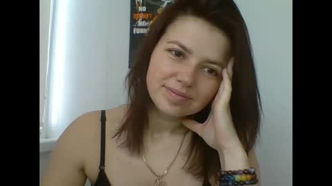 Snapshot of make_mesmile chatting on April 11, 6:51 am make_mesmile online show from April 11, 6:51 am