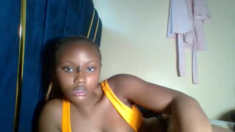 Snapshot of makiesexxytrimmy chatting on April 24, 3:53 am Eva online show from April 24, 3:53 am