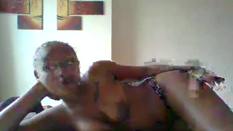 Snapshot of makiesexxytrimmy chatting on May 3, 8:42 am Eva online show from May 3, 8:42 am