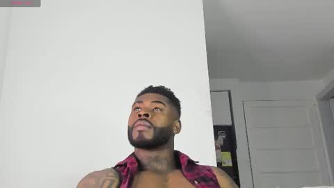 Snapshot of makonneen chatting on June 25, 2:11 am Makonnen online show from June 25, 2:11 am