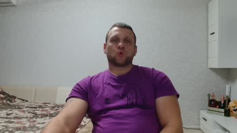 Snapshot of malchyshka chatting on December 7, 11:29 am malchyshka online show from December 7, 11:29 am