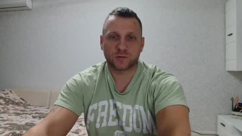 Snapshot of malchyshka chatting on December 17, 11:28 am malchyshka online show from December 17, 11:28 am