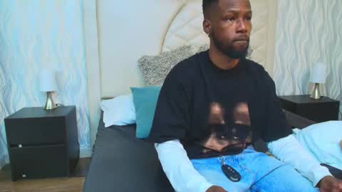 Snapshot of malcompierce chatting on September 27, 3:44 am Malcom online show from September 27, 3:44 am