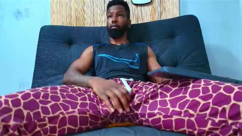 Snapshot of malcompierce chatting on December 16, 2:27 am Malcom online show from December 16, 2:27 am