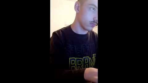 Snapshot of male20y chatting on April 3, 1:47 am male20y online show from April 3, 1:47 am