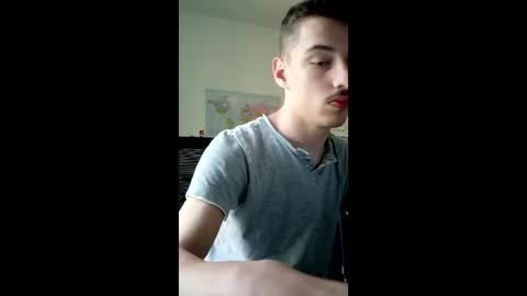 Snapshot of male20y chatting on May 3, 11:38 am male20y online show from May 3, 11:38 am