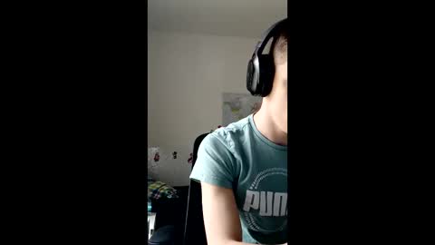 Snapshot of male20y chatting on May 10, 1:16 pm male20y online show from May 10, 1:16 pm