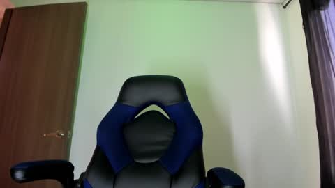 Snapshot of male_pussy chatting on December 7, 6:59 pm ADAM online show from December 7, 6:59 pm