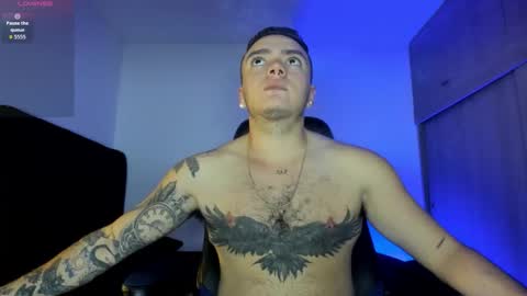 Snapshot of male_pussy chatting on October 15, 4:34 am ADAM online show from October 15, 4:34 am