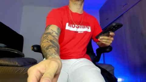 Snapshot of male_pussy chatting on October 22, 7:46 pm ADAM online show from October 22, 7:46 pm