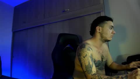 Snapshot of male_pussy chatting on December 1, 9:42 pm ADAM online show from December 1, 9:42 pm