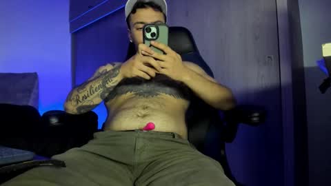 Snapshot of male_pussy chatting on December 22, 4:20 am ADAM online show from December 22, 4:20 am