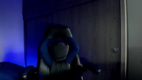 Snapshot of male_pussy chatting on January 11, 5:29 pm ADAM online show from January 11, 5:29 pm