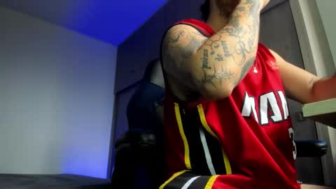 Snapshot of male_pussy chatting on February 16, 4:36 pm ADAM online show from February 16, 4:36 pm