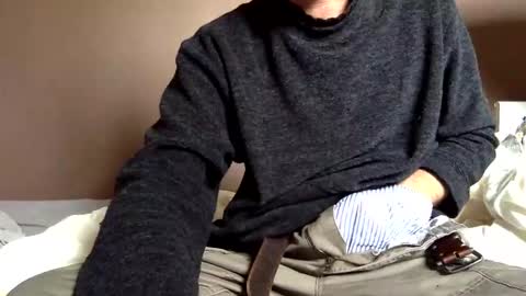 malefrench1 online show from February 14, 10:12 am