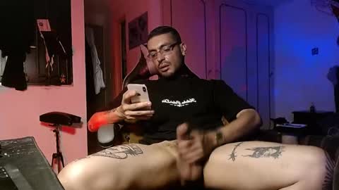 malek_xarx online show from March 21, 5:01 am