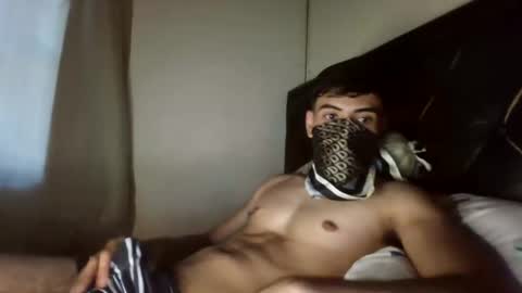 Snapshot of malekthick chatting on May 15, 1:40 pm malekthick online show from May 15, 1:40 pm