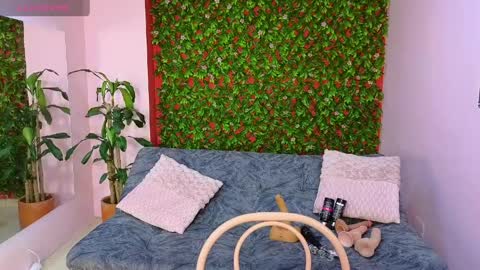 Snapshot of malen_fitnessmilf chatting on April 5, 12:13 pm malen_fitnessmilf online show from April 5, 12:13 pm
