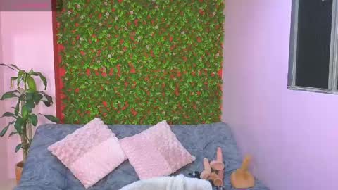 Snapshot of malen_fitnessmilf chatting on April 30, 12:33 pm malen_fitnessmilf online show from April 30, 12:33 pm