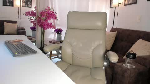 malena99_ online show from May 16, 7:56 pm