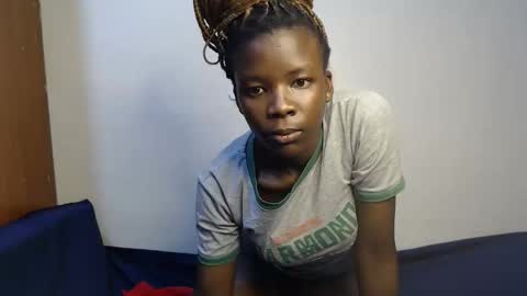 lati online show from December 1, 12:04 am