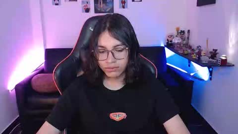 Snapshot of malik_harrison_ chatting on October 17, 3:03 pm Malik  online show from October 17, 3:03 pm