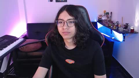 Snapshot of malik_harrison_ chatting on November 1, 3:25 pm Malik  online show from November 1, 3:25 pm