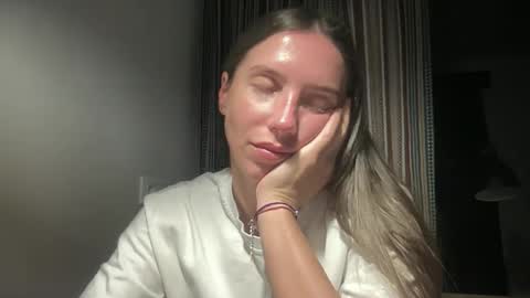 Snapshot of malina568708 chatting on October 15, 8:09 pm malina568708 online show from October 15, 8:09 pm