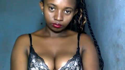 malinah01 online show from December 8, 2:09 pm