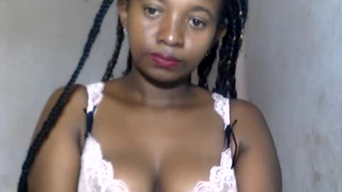 malinah01 online show from December 16, 8:41 am