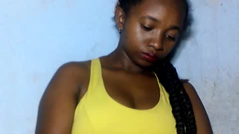 malinah01 online show from December 28, 7:11 pm