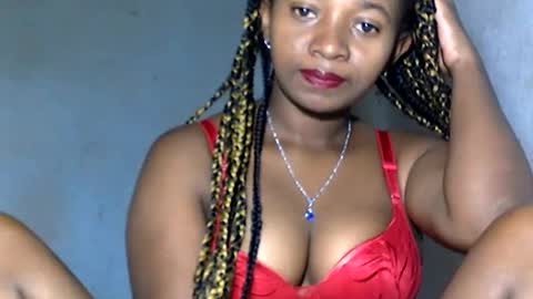 malinah01 online show from January 23, 4:19 am