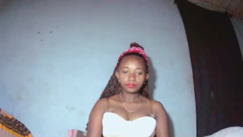 malinah01 online show from September 18, 4:25 am