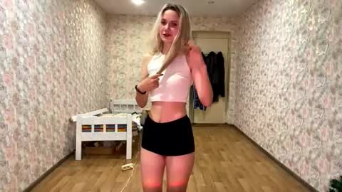 Amelia online show from September 18, 3:25 pm
