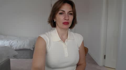 mallinia online show from February 11, 3:40 pm