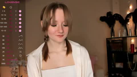 Snapshot of mallorygray chatting on March 26, 3:50 pm Lilit online show from March 26, 3:50 pm