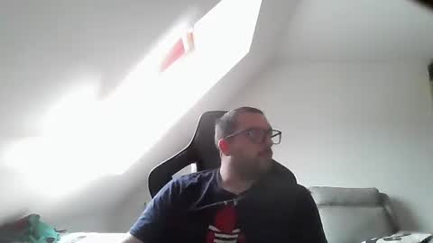 Snapshot of malou2927 chatting on October 18, 11:33 am breton online show from October 18, 11:33 am