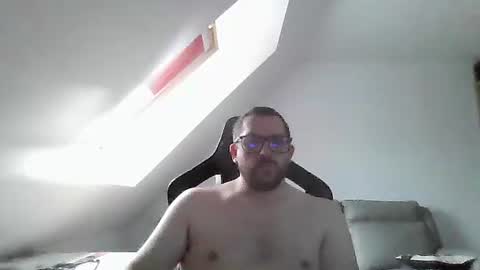 Snapshot of malou2927 chatting on October 30, 9:44 am breton online show from October 30, 9:44 am