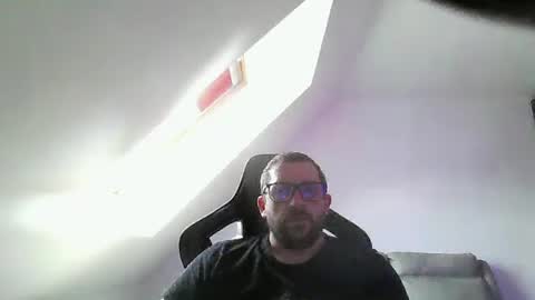 Snapshot of malou2927 chatting on November 2, 12:18 pm breton online show from November 2, 12:18 pm