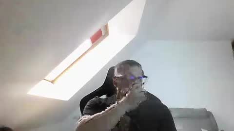 Snapshot of malou2927 chatting on February 15, 8:57 am breton online show from February 15, 8:57 am