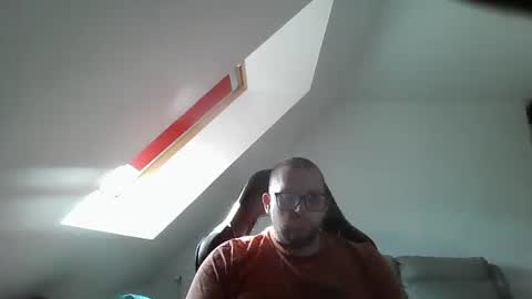 Snapshot of malou2927 chatting on April 20, 4:54 pm breton online show from April 20, 4:54 pm