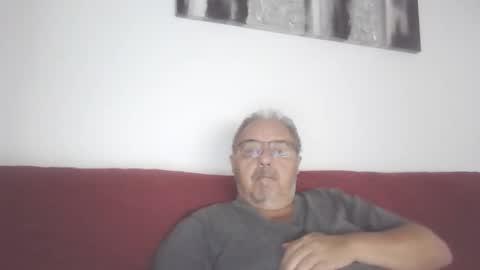 Snapshot of mambow99 chatting on January 19, 7:15 pm OLDMANFREE online show from January 19, 7:15 pm