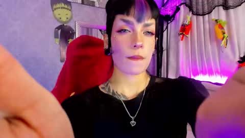   online show from October 24, 4:03 pm