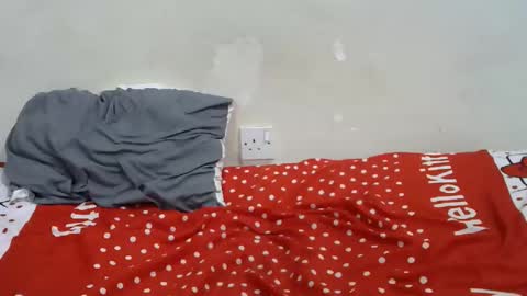 mamuuu_ online show from December 3, 7:45 pm