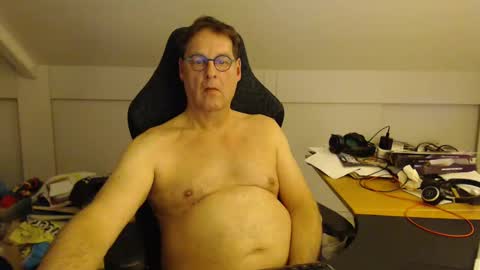 Snapshot of man2havefun chatting on December 12, 7:04 pm man2havefun online show from December 12, 7:04 pm