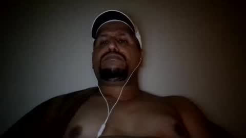 Snapshot of man_new chatting on January 5, 10:29 pm Man new online show from January 5, 10:29 pm