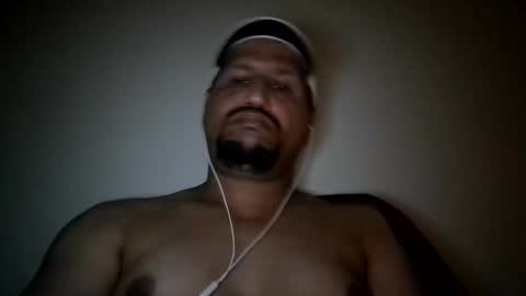 Snapshot of man_new chatting on February 16, 12:41 am Man new online show from February 16, 12:41 am