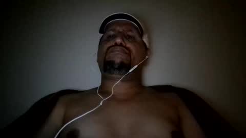 Snapshot of man_new chatting on October 12, 11:04 pm Man new online show from October 12, 11:04 pm