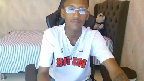 Snapshot of man_san11 chatting on October 20, 3:01 pm man_san11 online show from October 20, 3:01 pm